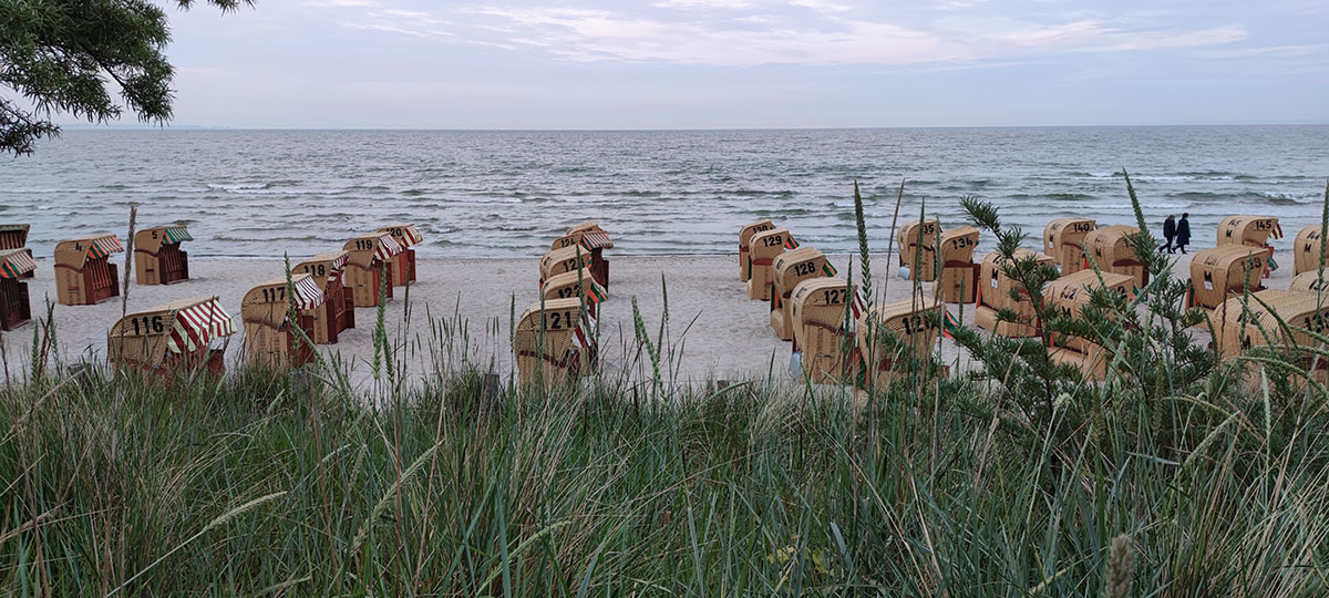 Blick über die Dünnen auf den Timmendorfer Strand und die Ostsee